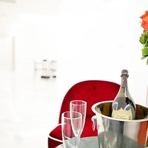 https://hemi-luxury-suites.italymilanhotels.net
